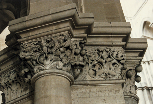 Vorschaubild Dom, Chorarkaden, Kapitelle (Foto von 1990)